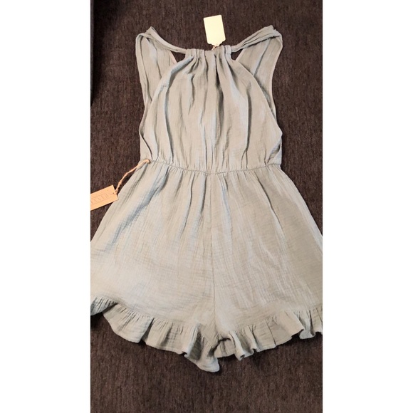Hem & Thread Deep V-Neck Romper - Picture 5 of 6